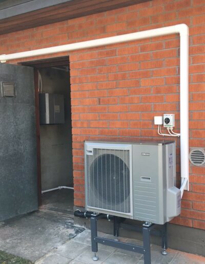 Ilmavesilämpöpumpun asennus, ulkoyksikkö